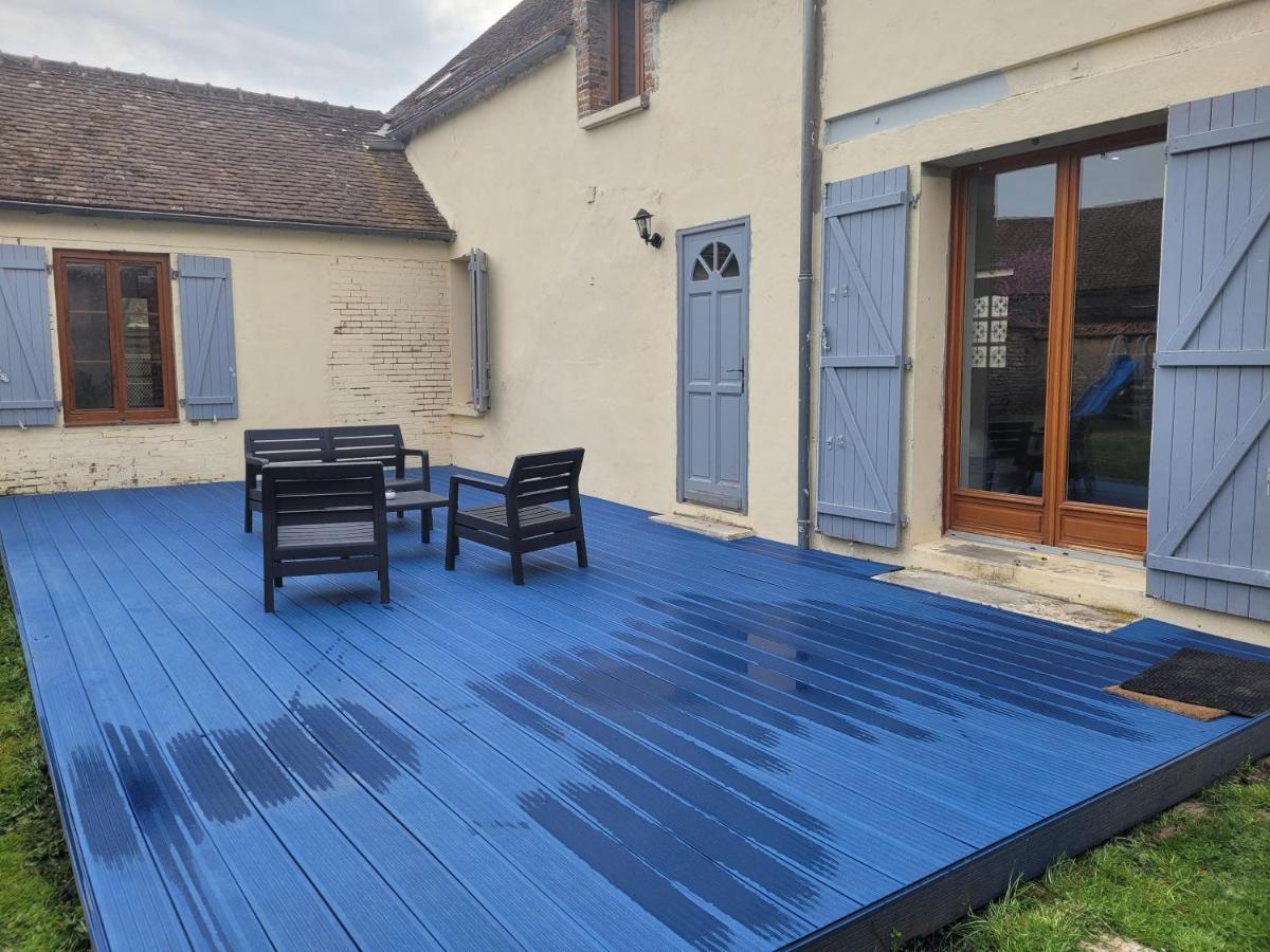 Vila Un Nid Pour La Nuit Bransles Exteriér fotografie